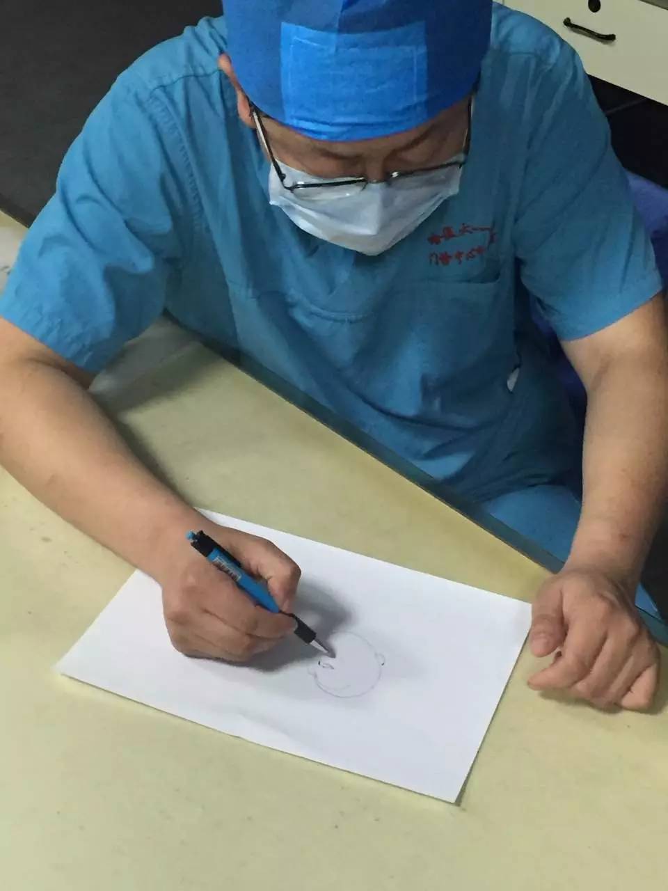 男童被剪刀刺伤致大动脉破裂出血,太阳穴被剪刀刺伤会怎么样