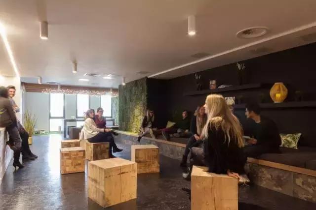 这个年青人造的公寓，让我好想立马住进去！功能太全了！