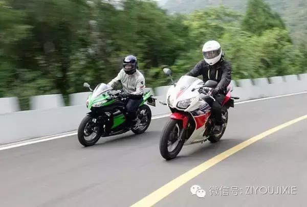 2017款ninja250和18款,ninja250排气四缸对比r6