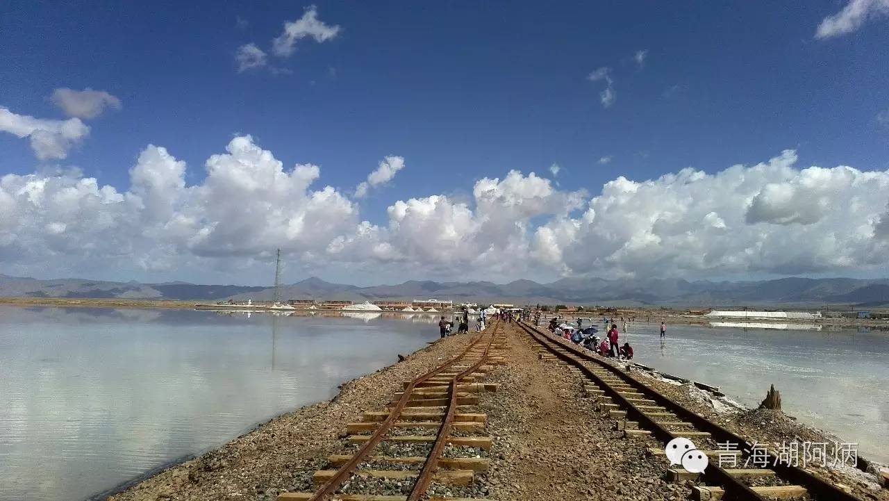 青海湖和沙坡头哪个更值得去,12月青海湖值得去吗