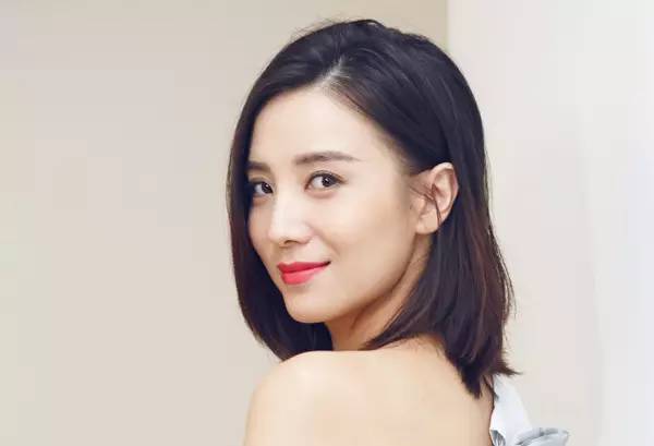 高圆圆同款发型适合你,复古运动风高圆圆发型