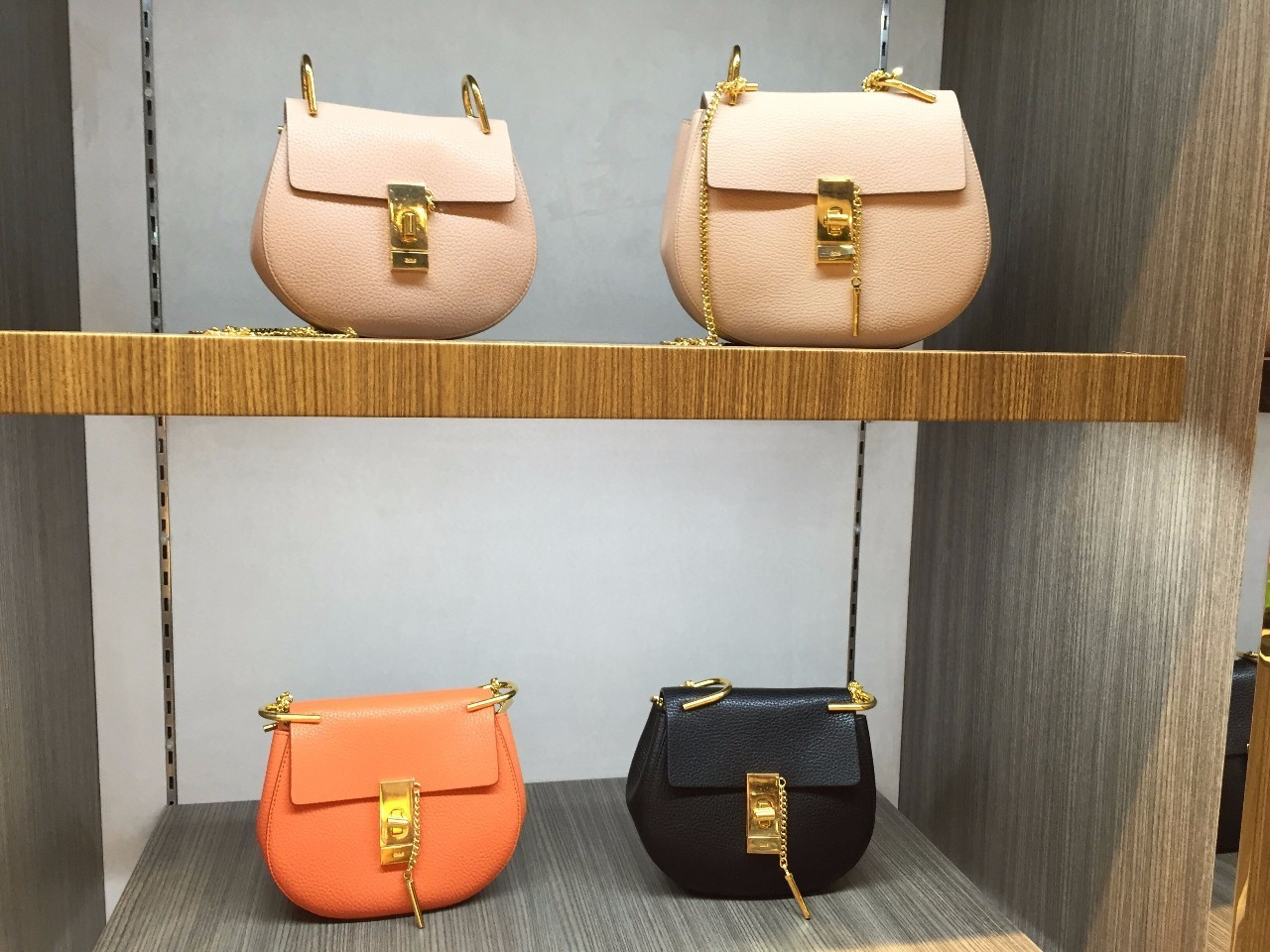 上海市内免税店购物条件,上海市进口商品免税店