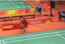 百米赛跑博尔特对战猛兽,百米飞人博尔特经典动作