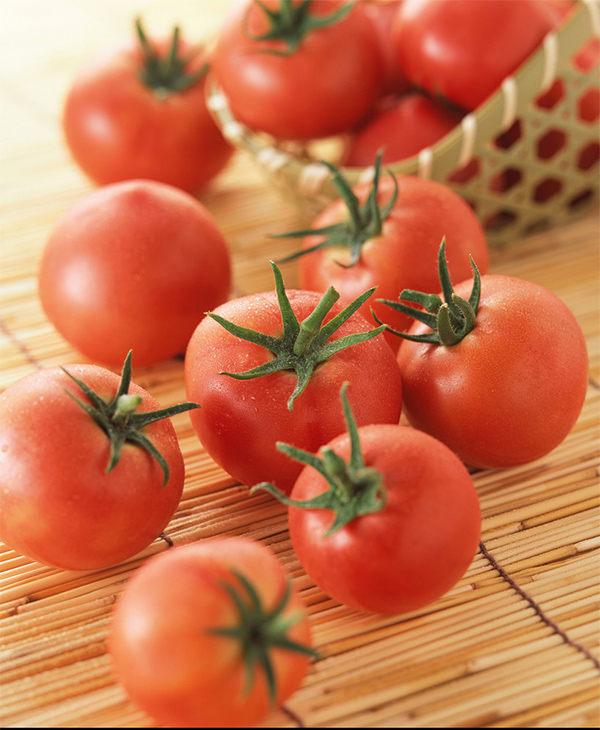 水煮西红柿减肥餐食谱大全,水煮整个西红柿功效和作用