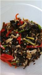 彩椒炒黑木耳做法,黑木耳炒肉最佳搭配菜