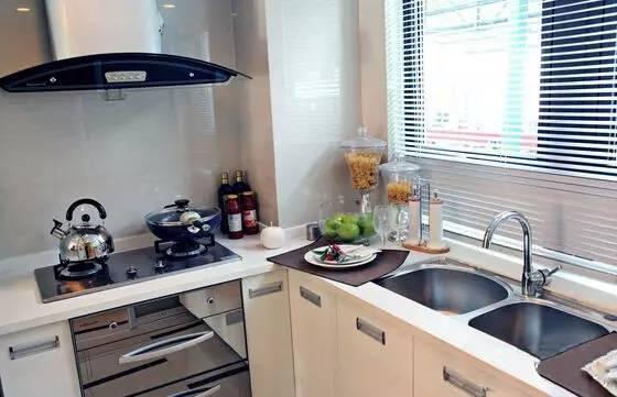 厨房烟道口位置错了怎么堵,厨房烟道开裂怎么补救