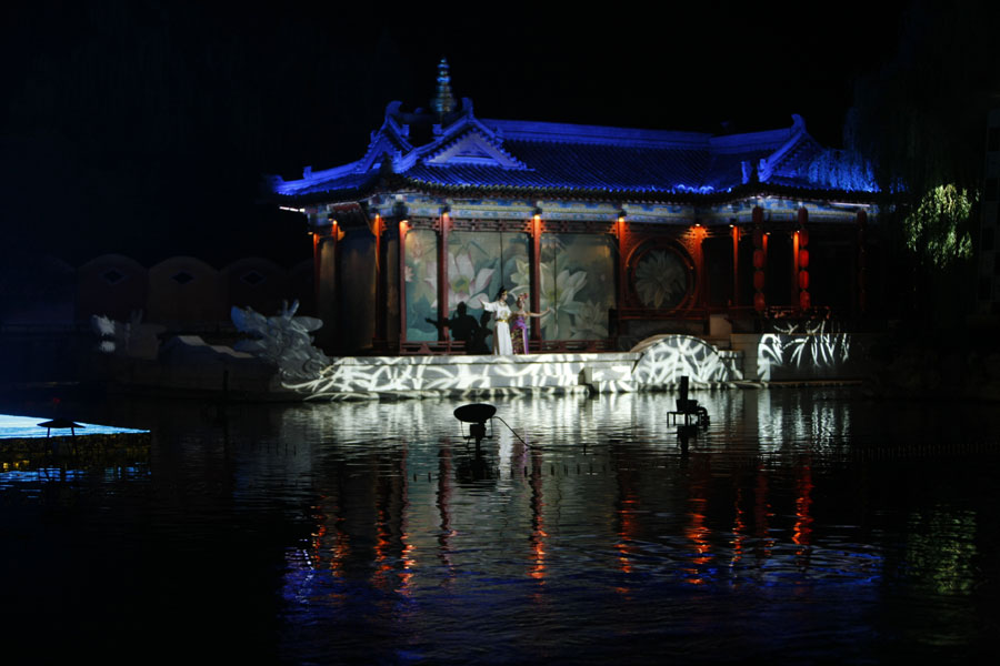 杨家有女初长成，三千宠爱在一身—《长恨歌》，内地版“水舞间”