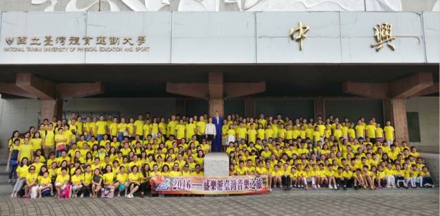 钢琴大师刘诗昆纽约演奏黄河,著名钢琴家刘诗昆双手颤抖