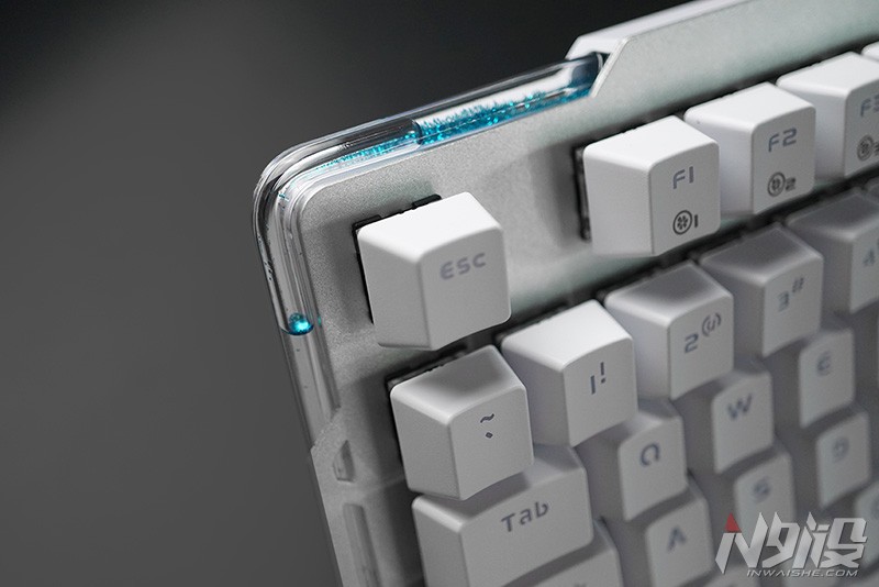 键盘也玩水冷?达尔优水耀EK815机械键盘拆解评测