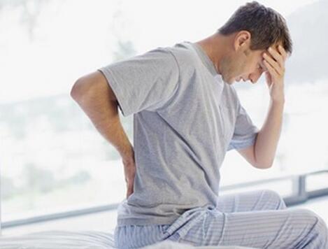 腰腿游走性疼痛的原因,骶管囊肿间歇性跛行怎么治疗