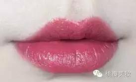 口红想要水润一点用哪一种,口红想要淡淡的红选哪种口红好
