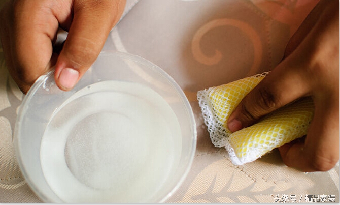 宝宝床单的尿渍怎么洗干净,宝宝尿渍黄色怎样能洗掉