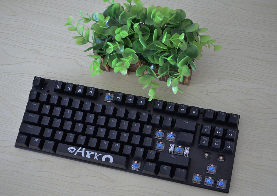 艾酷金粉轴机械键盘,艾酷机械键盘哪个好