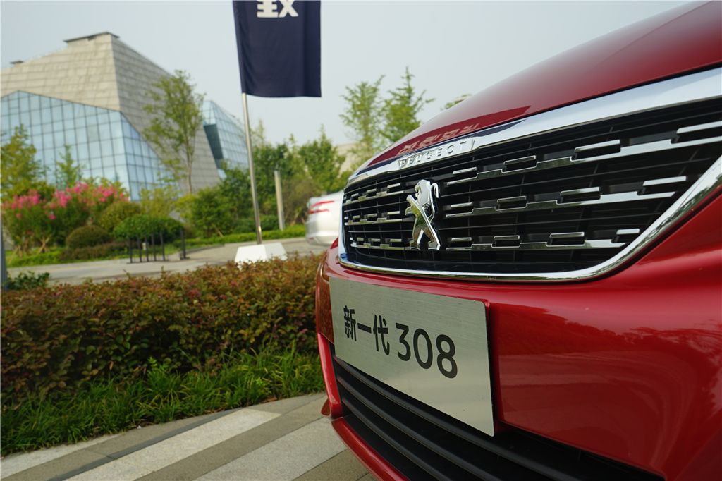 全新标致3081.2手动挡测评,全新标致308实车首秀