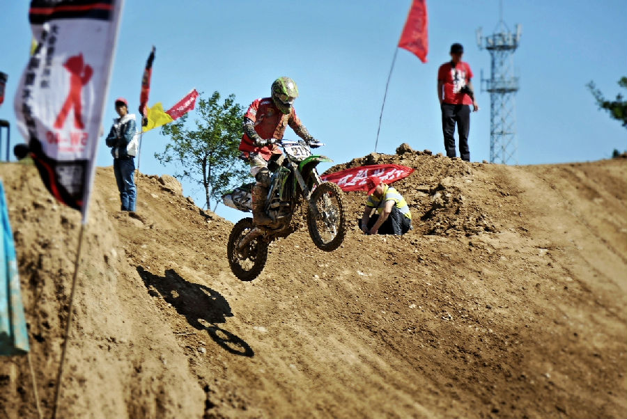 越野摩托车控车技巧,越野摩托车冲坡技巧