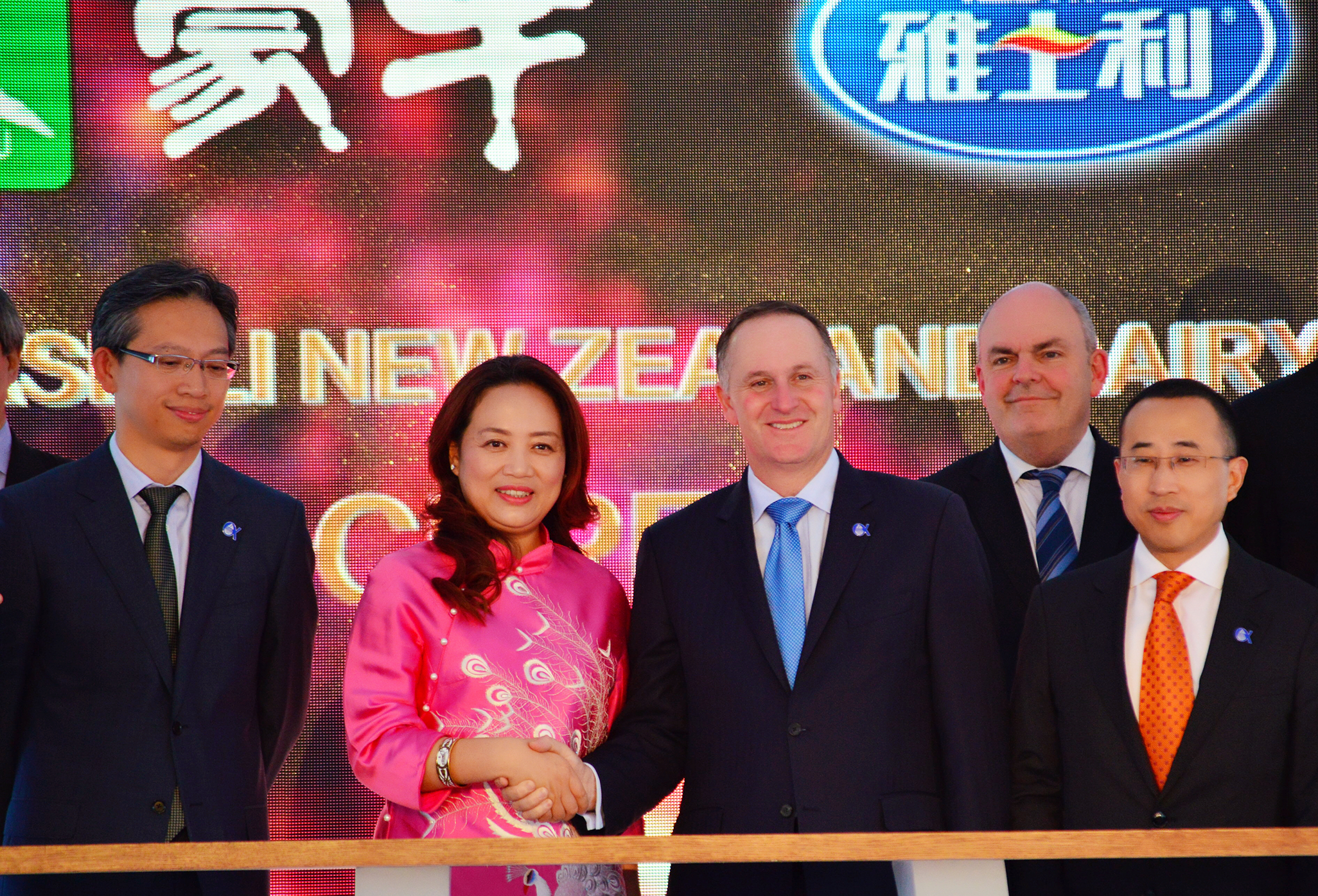 在春节前，让家人喝到新西兰源头的牛奶