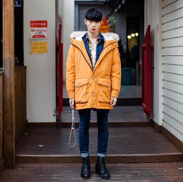 韩国街拍穿搭潮人,2021韩国男士冬季穿搭街拍