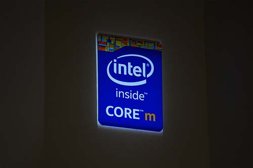 酷睿i系列和m系列区别,酷睿和amd的处理器哪个更值得购买