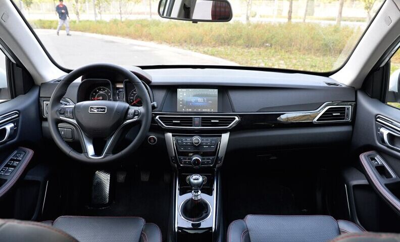 超高性价比SUV宝骏560对比大迈X5