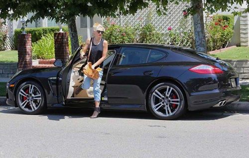 被好莱坞白富美玩于股掌的小汽车们