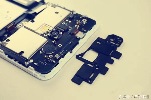 魅蓝e拆电池,魅蓝拆解