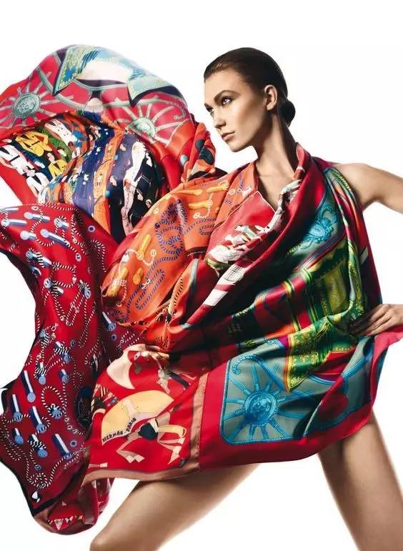 爱马仕丝巾的故事视频,爱马仕丝巾经典图案故事