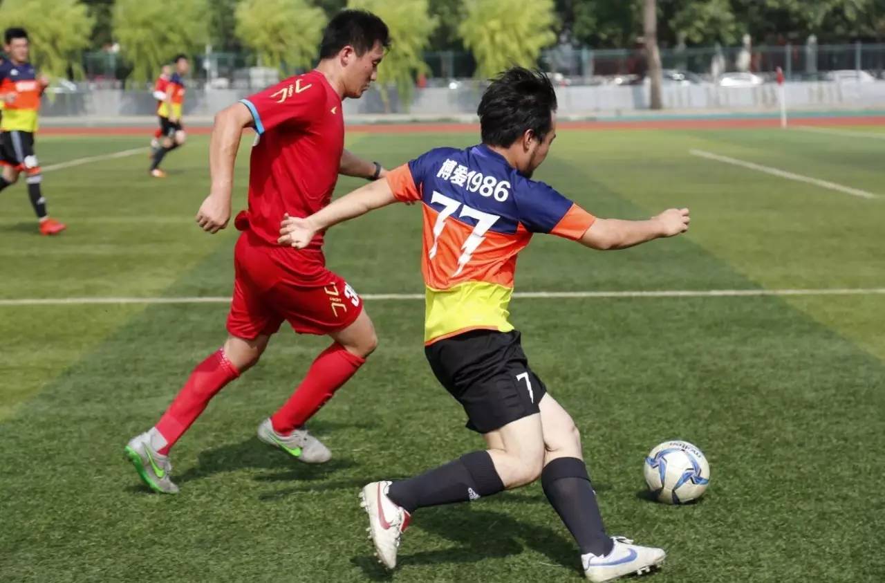 像踢足球一样简单,非职业球队可以踢英超吗