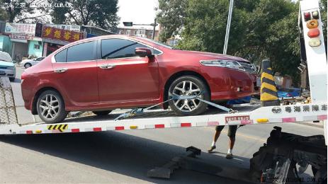 车子抛锚怎么叫拖车最省钱,车辆抛锚在路上如何救援拖车