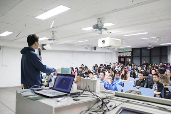 学校对教师的培训体系和制度,原来这才是真正的教育