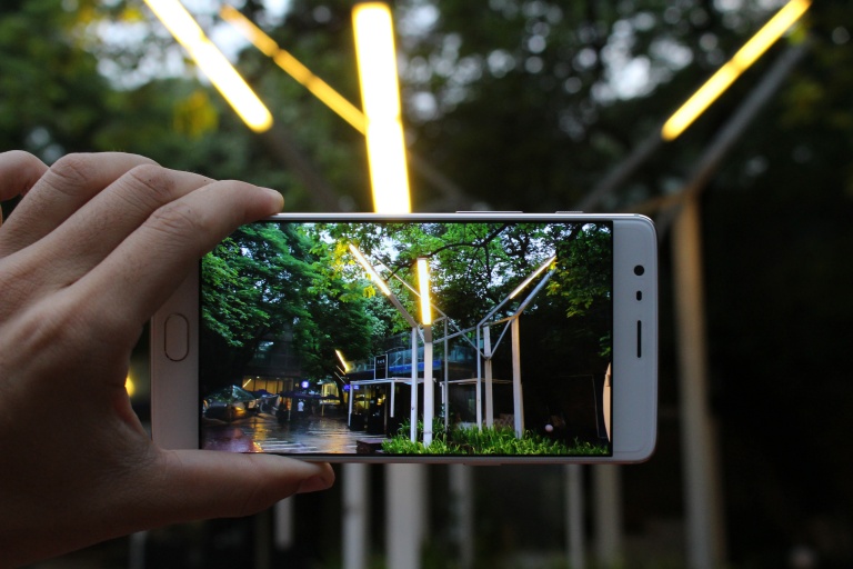 手感最好的手机一加,一加手感