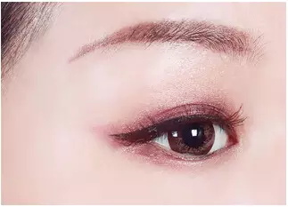 很适合复古风格的妆容,复古简单妆容化妆教程