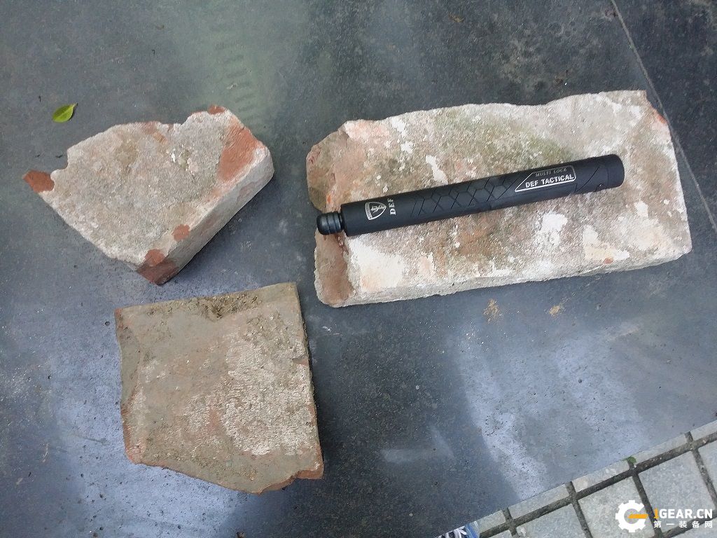 捍卫者机械甩棍,弘安机械棍使用感受