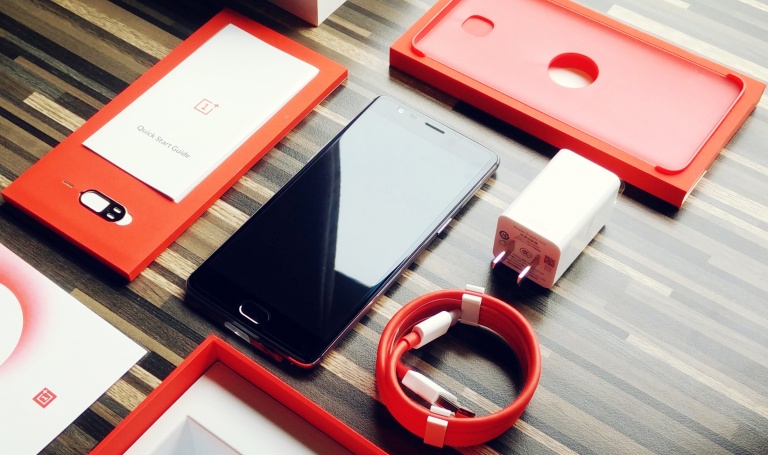 手感最好的手机一加,一加手感