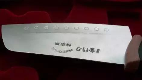 金门菜刀炮弹皮做成的菜刀,炮弹锻打菜刀