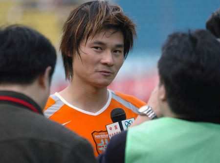 球技出众的他被球迷称为“大帝”，因个人经典语录而受到网友追捧