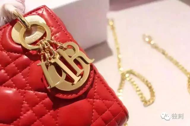 仿包包成本大揭秘,仿品包包一千多靠谱吗