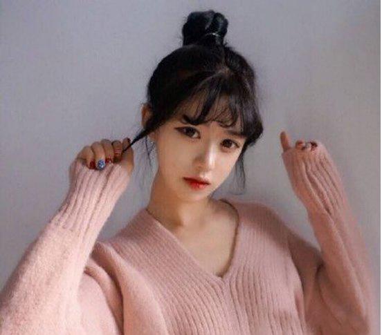 随手扎的丸子头总比认真扎的好看,随手扎起来丸子头