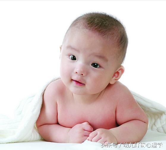 为什么刚出生的婴儿屁股青,出生宝宝为什么屁股黑青