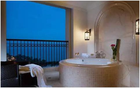 2016年，国内最好的皇冠假日酒店落户三亚湾