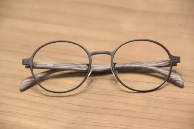 选对眼镜瞬间提升你的颜值,可以配近视眼镜的潮流眼镜店