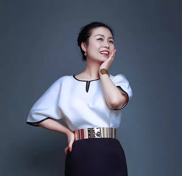 美女设计师设计小户型,99平房子装修女设计师