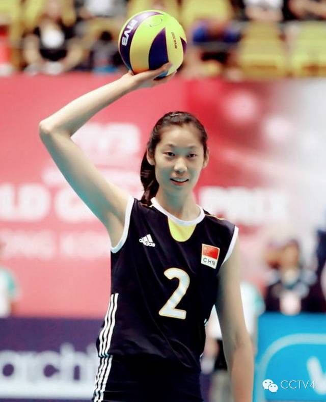 中国女排郎平年薪多少,女排郎平的年薪是多少