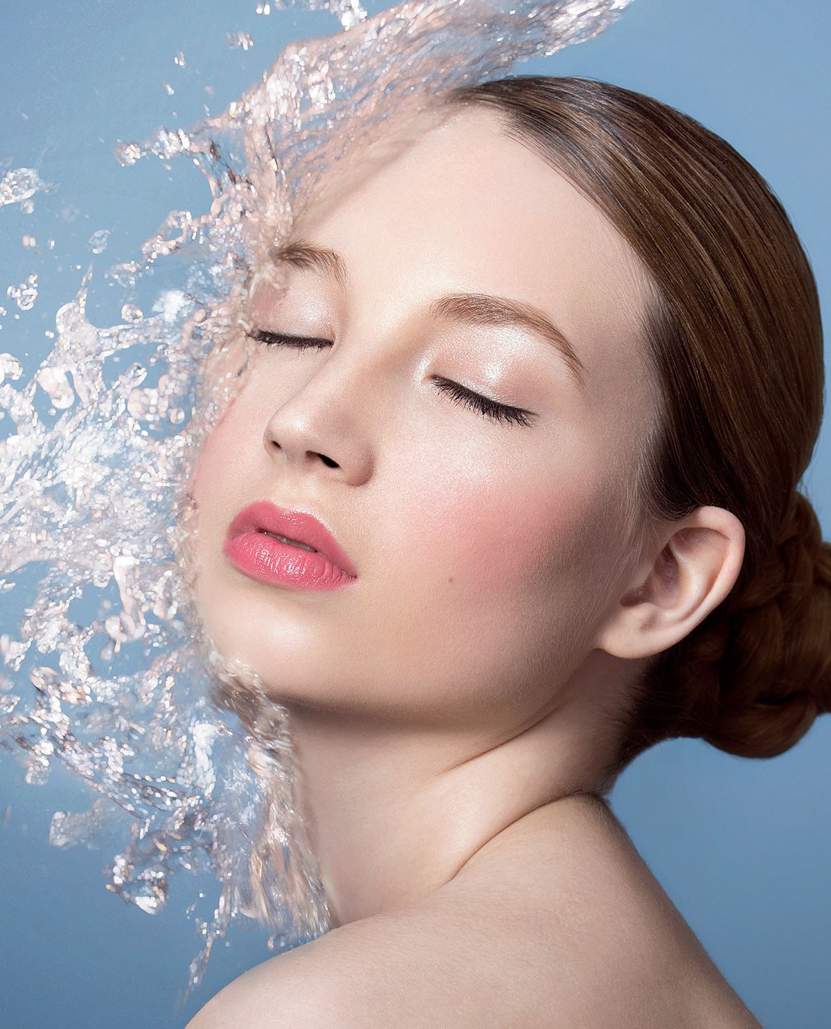 珀莱雅双抗和玉兰油水乳哪个好,珀莱雅双抗玉兰油美白水乳