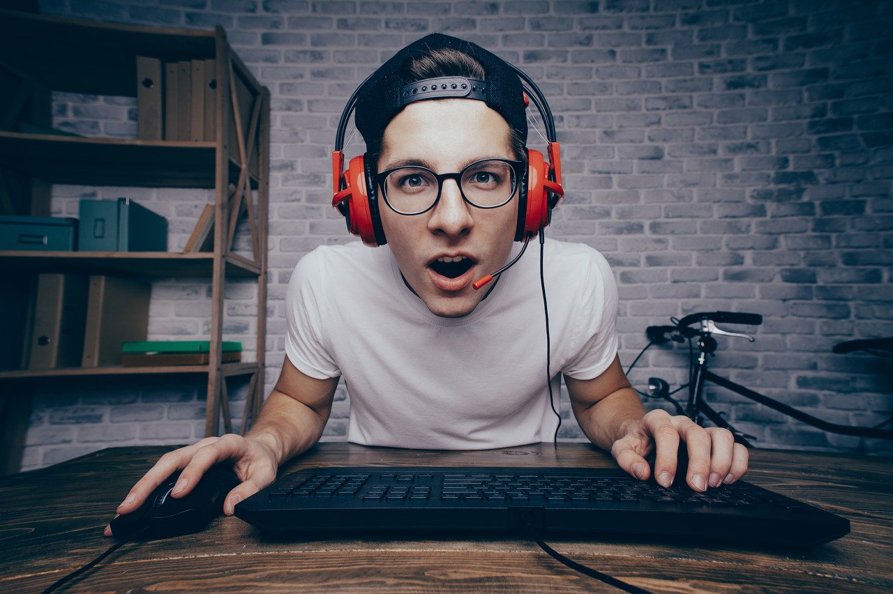 意外获得穿越系统的小说,意外穿越获得系统走上人生巅峰