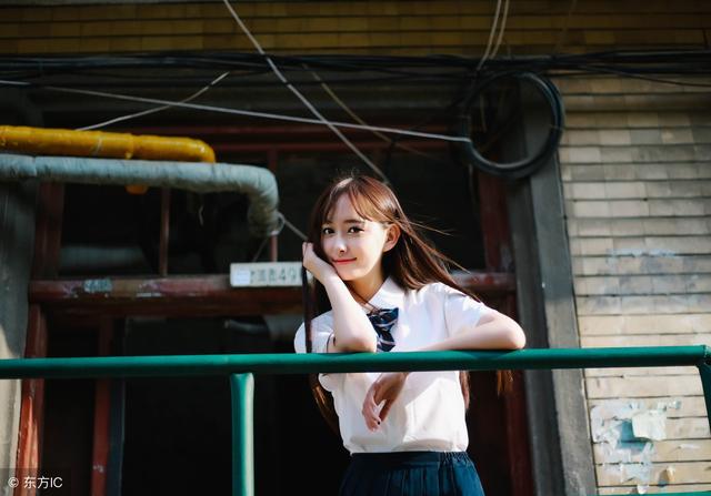 小伙情窦初开与校花谈恋爱,小说小伙和校花告白