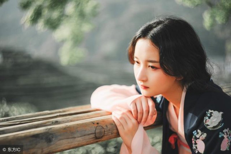 她醒来发现自己失忆了小说,她再次醒来发现自己已重生的小说