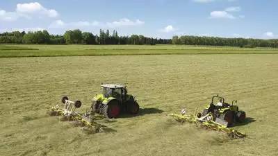 进口牧草割晒机多少钱一台,牧草翻晒机一机两用