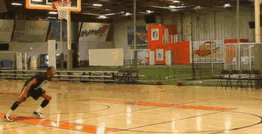 正面防守突破怎么摆脱,篮球防守技巧教学