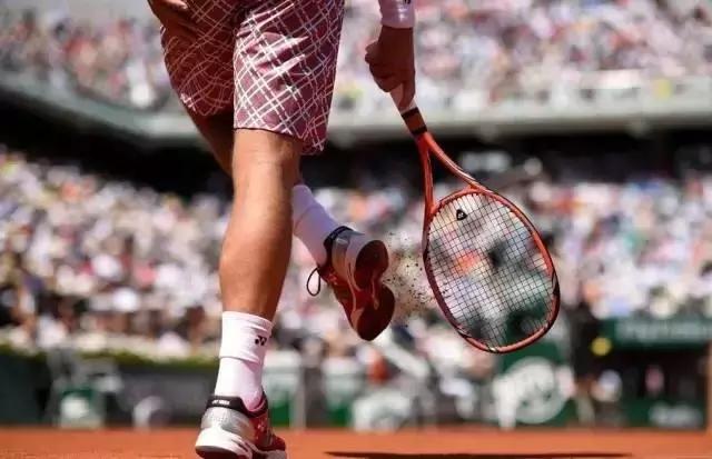 网球红土鞋和硬底鞋的区别,草地和红土网球鞋的区别