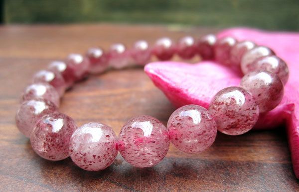 草莓晶的作用与功效,草莓晶的功效和寓意